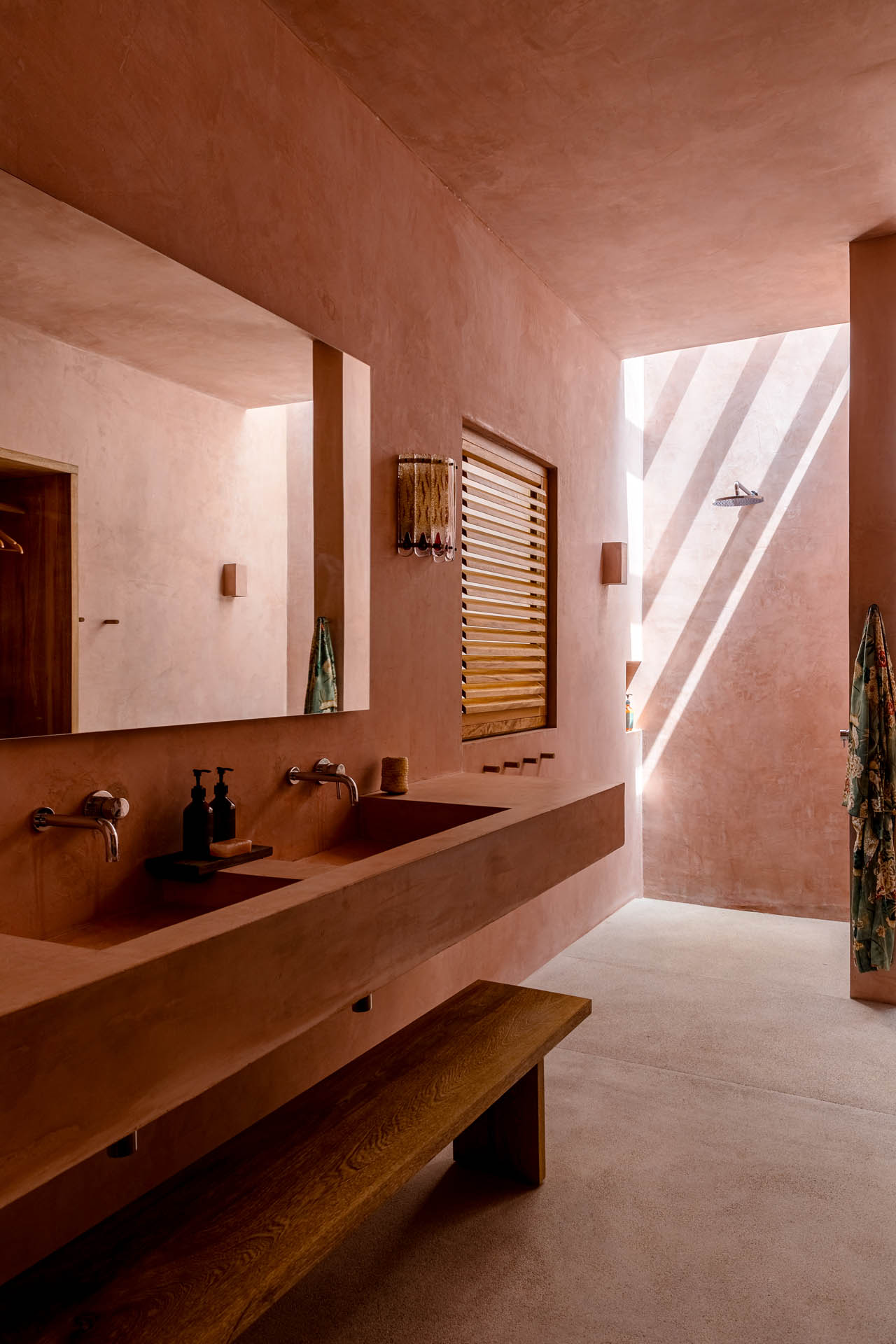 Beachfront Master Suite daybed